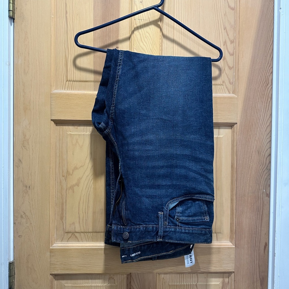 Old Navy loose fit jeans. Never worn, with tags.